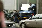Amsterdam 9 maart 2004
Ramkraak bij ABN AMRO in Amsterdam. Geldauto en busje tegenover het huis van Tom Egbers. Janke Dekker is met geweer bedreigd. Overval