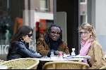 Amsterdam 30 maart 2004
Regilio Tuur  op terras op pc hoofdstraat