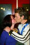 Hilversum 6 maart 2004
Idols in studio 22. Robin Idols met vriendin Nanna kussend
Eerste finale ronde 2004