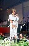 Connie Breukhoven als Vanessa tijdens een optreden 1987