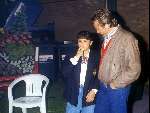 Optreden van Vanessa met haar nieuwe vriend Hans Breukhoven en oudste dochter die staan te kijken en te luisteren
1987