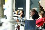 Amsterdam 29 maart 2003
Wim Kieft met ex vrouw Sylvia Kieft en haar nieuwe vriend op een terras