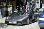 Amsterdam 27 maart 2004
Winston Bogarde met Lambourgini op PC Hooftstraat