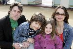 Biddingshuizen 25 maart 2005
opening Walibi World.
Daniel Boissevain met gezin