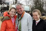 Biddingshuizen 25 maart 2005
opening Walibi World.
Dick Beyer met dochters.