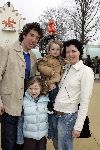 Biddingshuizen 25 maart 2005
opening Walibi World.
Gianni Romme met zoon en vrouw en vriendinnetje