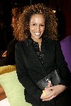 Utrecht 21 maart 2005
Tineke Schouten 25 jaar artiest en ze krijgt een koninklijke onderscheiding in het Jacobi theater.
Glennis Grace met geel bandje
