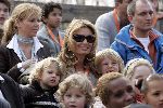 Biddingshuizen 25 maart 2005
opening Walibi World.
Leontine Borsato met Luca en Senna