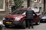 Amsterdam 18 maart 2005
Maxima zwanger op bezoek bij een vriendin. Maxima is bij cafe Bond geweest in de Valeriusstraat. BMaxima stapt in auto van Prins Willem Alexander. Rode