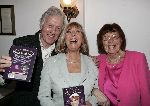 Amsterdam 14 maart 2005
Presentatie dvd de kleine waarheid in stationskoffiehuis.
Willeke Alberti met John Leddy,    Riek Schagen
