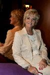 Utrecht 21 maart 2005
Tineke Schouten 25 jaar artiest en ze krijgt een koninklijke onderscheiding in het Jacobi theater.
Tineke