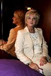 Utrecht 21 maart 2005
Tineke Schouten 25 jaar artiest en ze krijgt een koninklijke onderscheiding in het Jacobi theater.
Tineke