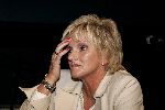 Utrecht 21 maart 2005
Tineke Schouten 25 jaar artiest en ze krijgt een koninklijke onderscheiding in het Jacobi theater.