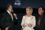 Utrecht 21 maart 2005
Tineke Schouten 25 jaar artiest en ze krijgt een koninklijke onderscheiding in het Jacobi theater.
Tineke  met man en Lee Towers