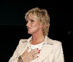 Utrecht 21 maart 2005
Tineke Schouten 25 jaar artiest en ze krijgt een koninklijke onderscheiding in het Jacobi theater.