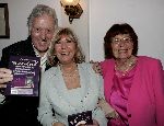 Amsterdam 14 maart 2005
Presentatie dvd de kleine waarheid in stationskoffiehuis.
Willeke Alberti met John Leddy,    Riek Schagen