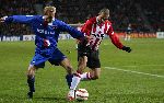 Eindhoven, 22 Maart 2006, 1/2 finale Gatorade Cup Seizoen 2005/2006 PSV-AZ, eindstand
Barry v Galen in duel met ALEX PSV