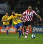 Eindhoven, 3 Maart 2007 Kompetitiewedstrijd PSV-RKC eindstand 2-0 Seizoen 2006/2007
Alex PSV in duel met Ricky v d Berg