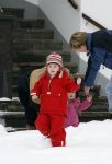 Lech 11 februari 2007
Maxima Prins Willem Alexander Amalia Alexia Koningin Beatrix Prins Constantijn Prinses Laurentien met Prinses Eloise Prins Claus Cazimir en Eleonore op vakatie in Lech.