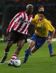 Eindhoven, 3 Maart 2007 Kompetitiewedstrijd PSV-RKC eindstand 2-0 Seizoen 2006/2007
Arouna kone in duel met Virgilio Teixeira