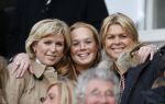 Eindhoven, 18 Maart 2007
Bij de wedstrijd PSV-AJAX met een eindstand van 1-5 
Bartina Koeman met haar dochter Debbie Koeman en vriendin Ingeborg Smulders