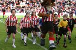 Eindhoven, 18 Maart 2007 Kompetitiewedstrijd PSV-AJAX, eindstand 1-5 Seizoen 2006/2007
Kleindochters Christ v Kasteren als mascottes