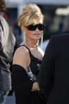 Hilversum 12 maart 2007
Feest voor de 65 e verjaardag van Joop v d Ende in studio 21. Connie Breukhoven met zonnebril