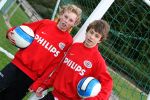 Eindhoven, 19 Maart 2007
links Dennis Groen (12 jaar) en rechts Thomas Horsten (12 jaar ) en beide spelend voor PSV D1  betreft shirtjevan Edgar Davids.