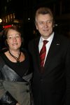 AMSTERDAM 5 maart 2007
Premiere Voebalvrouwen, nieuwe serie Talpa, in Tuschinski. Dirk Scheringa met vrouw