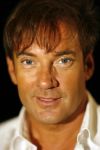 Amsterdam 1 maart 2007
Presentatie van de deelnemerers van het nieuwe sbs6 programma So you wannabe a Popstar in paradiso. Gerard Joling
Peter Smulders bv