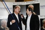 Amsterdam 15 maart 2007
Presentatie dvd box Ko v Dijk. Aanwezig zijn oa de zoons van Ko van Dijk Kees en Peter Jan v Dijk. Joop v d Ende reikte de dvd box uit. Gijs Scholten v Aschat