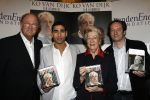 Amsterdam 15 maart 2007
Presentatie dvd box Ko v Dijk. Aanwezig zijn oa de zoons van Ko van Dijk Kees en Peter Jan v Dijk. Joop v d Ende reikte de dvd box uit. Ellen Vogel Mimoun Oaissa en Gijs Scholten v Aschat
