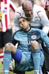 Eindhoven, 18 Maart 2007 Kompetitiewedstrijd PSV-AJAX, eindstand 1-5 Seizoen 2006/2007
Gomes geblesseerd en wordt verzorgd door Mart v d Heuvel