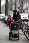 Amsterdam 23 februari 2007
Irene v d Laar achter de kinderwagen met India.