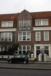 Amsterdam 6 februari 2007
Jack Spijkerman zijn huis staat te koop. De makelaar en kijkers bij het huis.