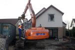 Volendam 17 februari 2007
Jan Smit is bij de sloop van het huis dat hj gekocht heeft. Op deze plek wordt xijn nieuwe huis gebouwd.