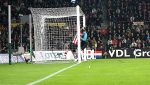 Eindhoven, 3 Maart 2007 Kompetitiewedstrijd PSV-RKC, eindstand 2-0 Seizoen 2006/2007
Serie van een aktie van Jefferson Farfan die zijn bal net over het doel ziet gaan
Foto Ronald Otter