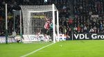 Eindhoven, 3 Maart 2007 Kompetitiewedstrijd PSV-RKC, eindstand 2-0 Seizoen 2006/2007
Serie van een aktie van Jefferson Farfan die zijn bal net over het doel ziet gaan
Foto Ronald Otter