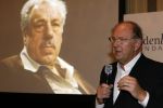 Amsterdam 15 maart 2007
Presentatie dvd box Ko v Dijk. Aanwezig zijn oa de zoons van Ko van Dijk Kees en Peter Jan v Dijk. Joop v d Ende reikte de dvd box uit.