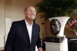 Amsterdam 15 maart 2007
Presentatie dvd box Ko v Dijk. Aanwezig zijn oa de zoons van Ko van Dijk Kees en Peter Jan v Dijk. Joop v d Ende reikte de dvd box uit.