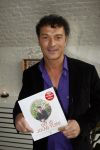 Naarden 16 februari 2007
Presentatie boek Jurgen Smit. Milika Peterzon geeft het eerste boek aan hem.