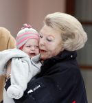 Lech 11 februari 2007
Maxima Prins Willem Alexander Amalia Alexia Koningin Beatrix Prins Constantijn Prinses Laurentien met Prinses Eloise Prins Claus Cazimir en Eleonore op vakatie in Lech.