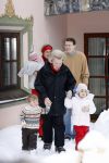 Lech 11 februari 2007
Maxima Prins Willem Alexander Amalia Alexia Koningin Beatrix Prins Constantijn Prinses Laurentien met Prinses Eloise Prins Claus Cazimir en Eleonore op vakatie in Lech.