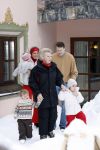 Lech 11 februari 2007
Maxima Prins Willem Alexander Amalia Alexia Koningin Beatrix Prins Constantijn Prinses Laurentien met Prinses Eloise Prins Claus Cazimir en Eleonore op vakatie in Lech.