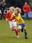 Blaricum 17 maart 2007
Marco Borsato bij het voetballen van zijn zoon Luca. Luca scoorde 4 van de 5 goals.