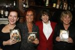 Amsterdam 5 maart 2007
Presentatie dvd van t Schaep met de 5 poten in cafe Hoppe. Marc Marie Huijbregts Eli Asser Loes Luca Carry Tefsen Jenny Arean en Laus Steenbeke en Ton Verlind zijn aanwezig.