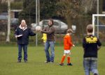 Blaricum 17 maart 2007
Marco Borsato bij het voetballen van zijn zoon Luca. Luca scoorde 4 van de 5 goals.