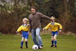 Blaricum 17 maart 2007
Marco Borsato bij het voetballen van zijn zoon Luca. Luca scoorde 4 van de 5 goals.