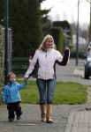 Fijnaart 10 maart 2007
Mariska Bauer met Christiaan en Frans jr en de vader van Frans bij het huis.