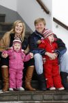 Lech 11 februari 2007
Maxima Prins Willem Alexander Amalia Alexia Koningin Beatrix Prins Constantijn Prinses Laurentien met Prinses Eloise Prins Claus Cazimir en Eleonore op vakatie in Lech.